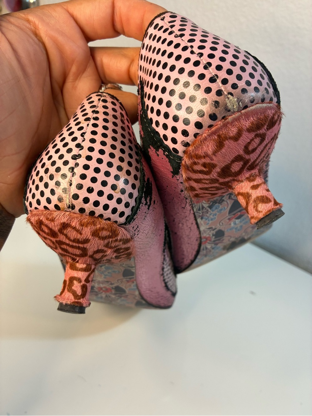VTG Irregular Choice 41EU 10 Pink Patterned Kitten Heel Pumps Distressed READ - Picture 5 of 16
